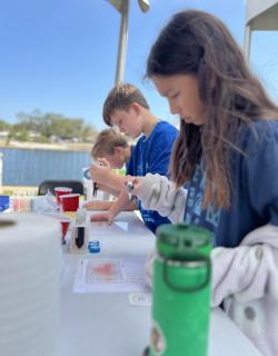 Kids pipetting
